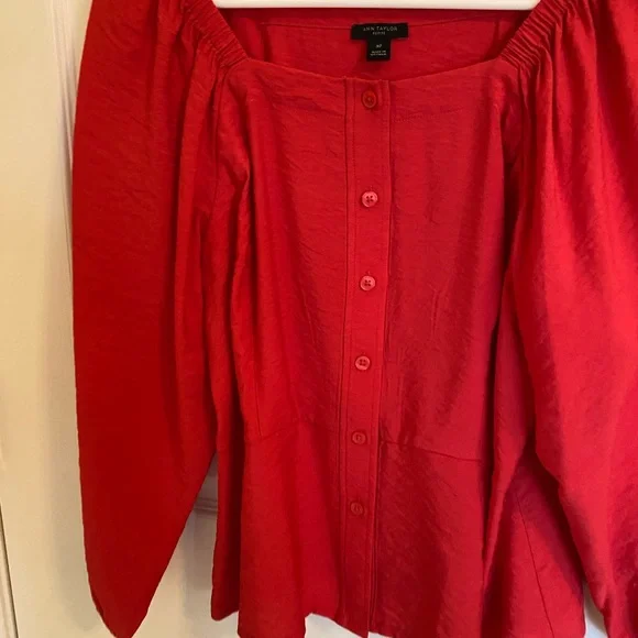 Ann Taylor Petite Top - Medium - Picture 4 of 6